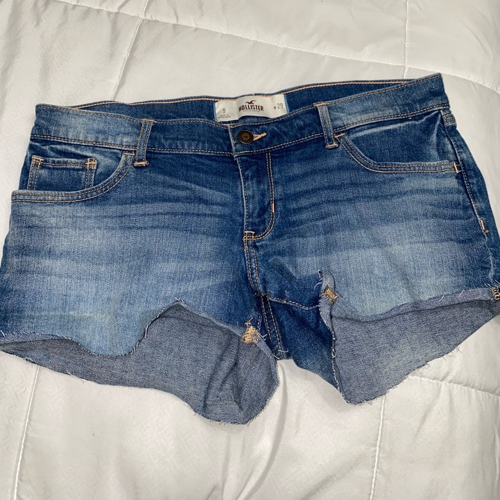 Hollister cut off shorts